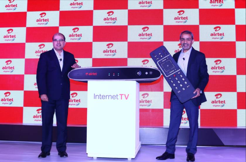 Sunil Taldar, CEO and Director – DTH, Bharti Airtel (Right) and S. Sriram, CMO – DTH, Bharti Airtel (Left) unveil the Airtel Internet TV