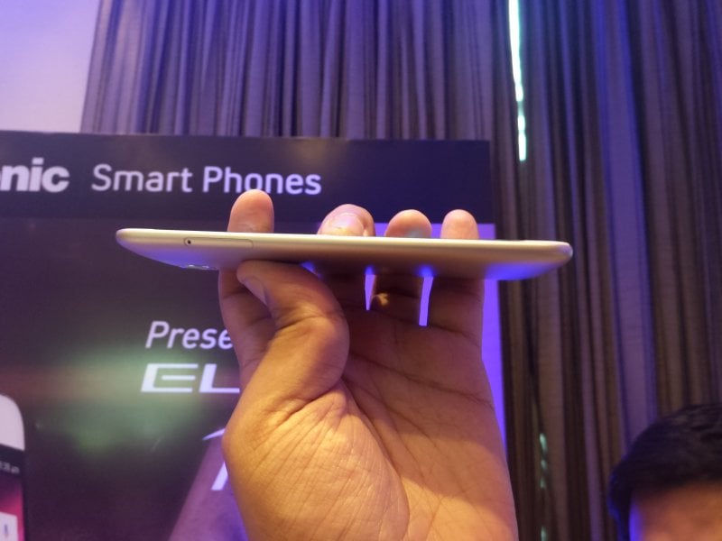 Panasonic ELUGA Arc SIM Tray